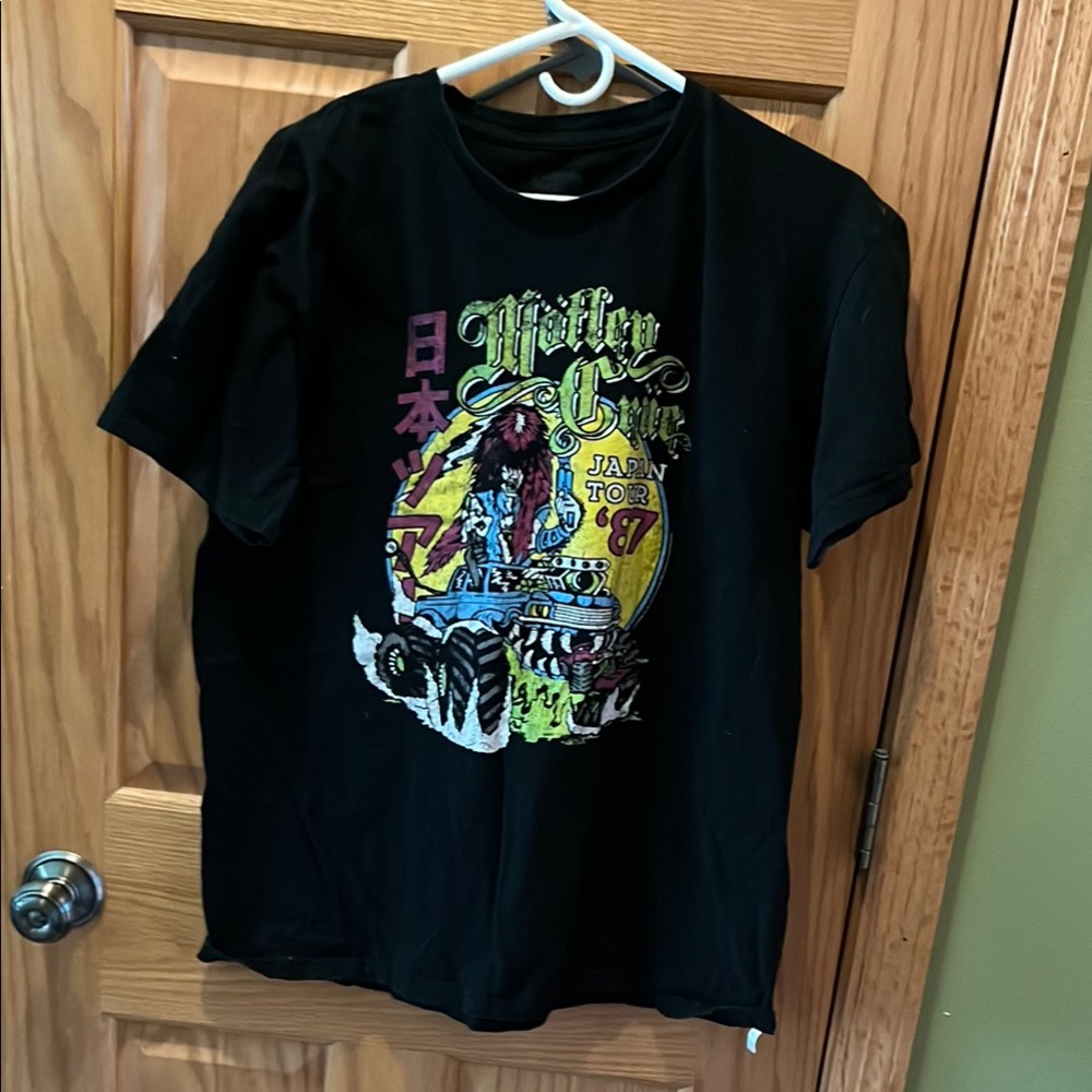 Black and Yellow Short Sleeve Tee with Graphic Design